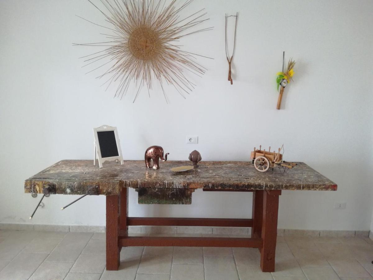 Carpentry Bed & Breakfast Uggiano La Chiesa Bagian luar foto